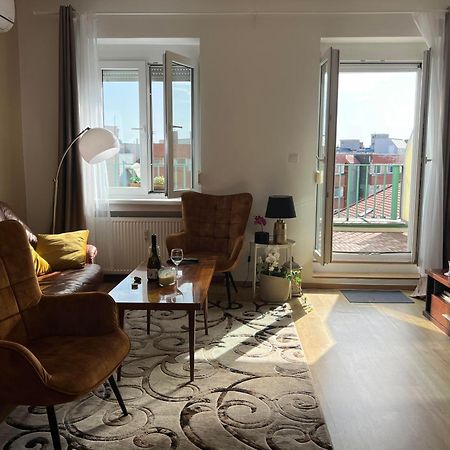 Heart Of The City Center 2 Rooms By Zazi براتسيلافا المظهر الخارجي الصورة