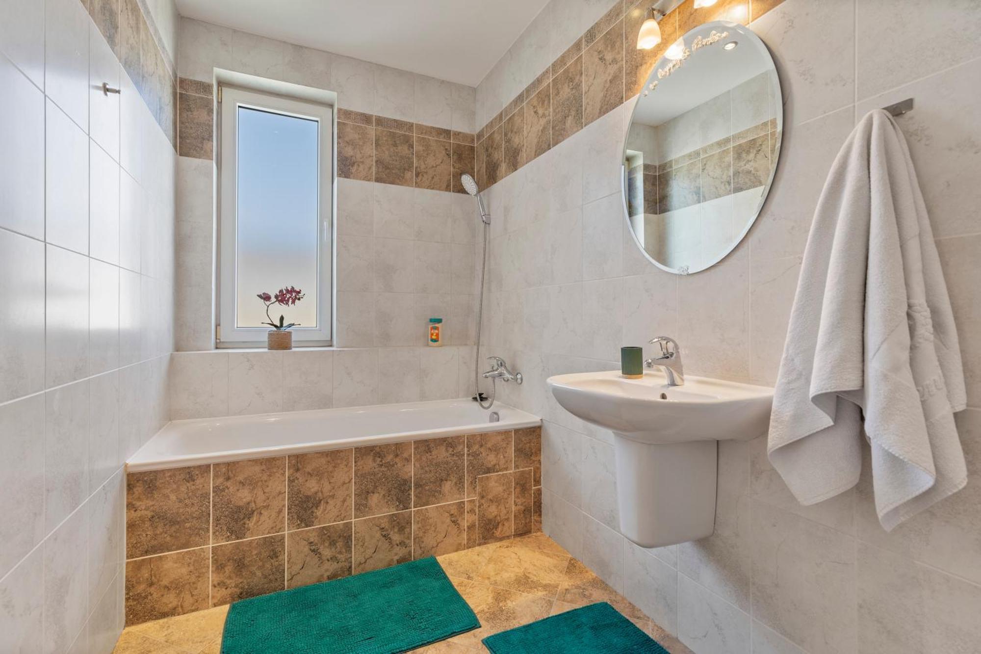 Heart Of The City Center 2 Rooms By Zazi براتسيلافا المظهر الخارجي الصورة